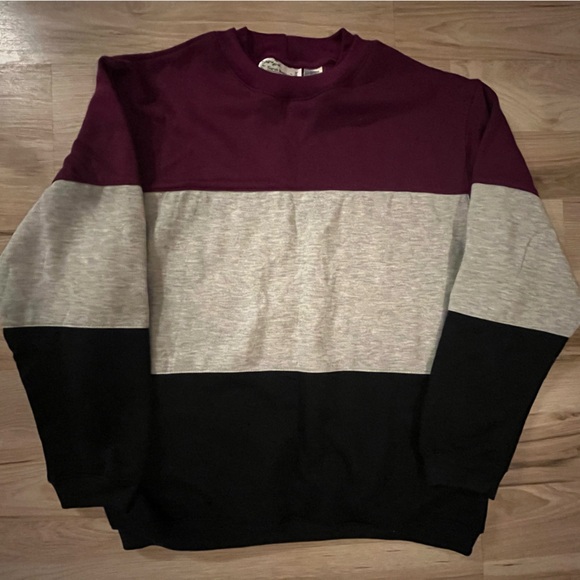 Sarah Bentley Sweaters - Vintage Sarah Bentley NWT Tri-Tone Sweater: Burgundy, Gray, Black. Size P/M